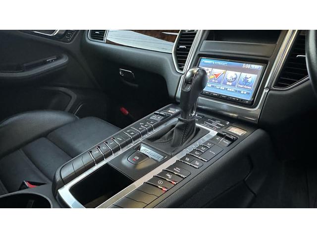 マカン マカンS V6 3000cc ターボ エアサスペンション ウッドパネル レザーシート ドラレコ ナビゲーション バックカメラ(72枚目)