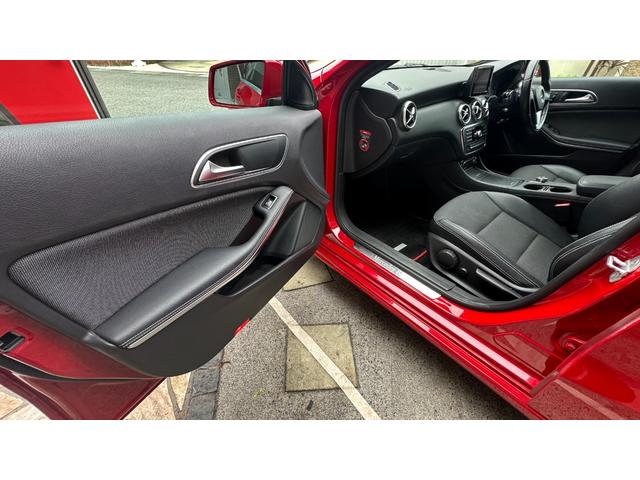 Aクラス A180 エディションスタイル 限定車 ナビ最終最新更新済 18インチアルミ バックカメラ カラードグリル ハーフレザー ETC(39枚目)