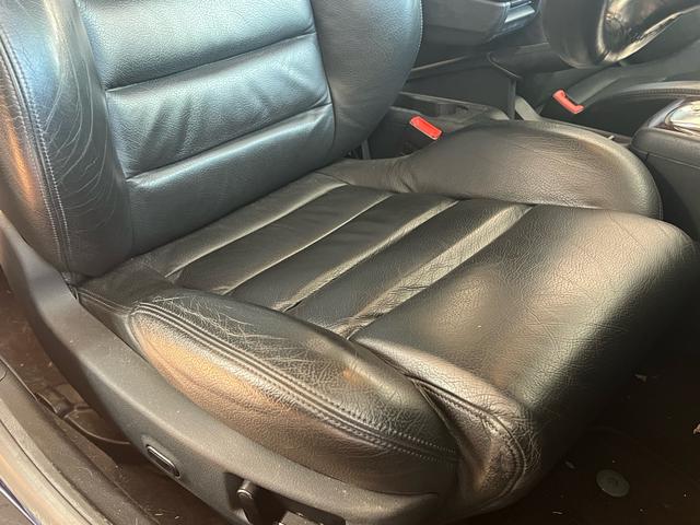 Ａ４アバント ２．４クワトロ　ワンオーナー　正規ディーラー車　レザーシート　４ＷＤクワトロ（21枚目）