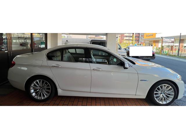 5シリーズ 523d ラグジュアリー ベージュレザーシート・バックカメラ・TV地デジ・純正ナビ・ETC(10枚目)