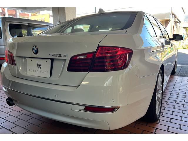 5シリーズ 523d ラグジュアリー ベージュレザーシート・バックカメラ・TV地デジ・純正ナビ・ETC(11枚目)