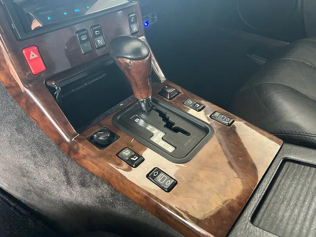 ＳＬ ＳＬ３２０　ブラックレザーシート・正規ディーラー車・社外ナビＴＶ地デジ・ＡＭＧ１８インチアルミ・社外エアロ、マフラー・左ハンドル・ＥＴＣ・ブラック色替え車輛（27枚目）