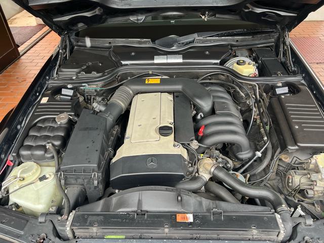 ＳＬ ＳＬ３２０　ブラックレザーシート・正規ディーラー車・社外ナビＴＶ地デジ・ＡＭＧ１８インチアルミ・社外エアロ、マフラー・左ハンドル・ＥＴＣ・ブラック色替え車輛（49枚目）