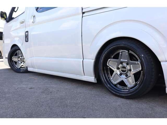 ハイエースバン スーパーGL ダークプライムII 415コブラ フロントリップ・ESSEX ENCS-18(24枚目)