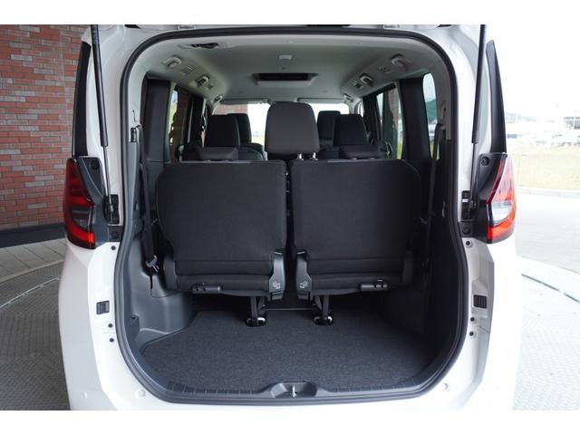 ランディ ハイブリッドＧ　両側パワスラ　電格ミラー　オートライト　ステリモ　ＡＣＣ　シートヒーター　アルミホイール　ＬＥＤヘッドライト　安全機能　パワーバックドア（18枚目）