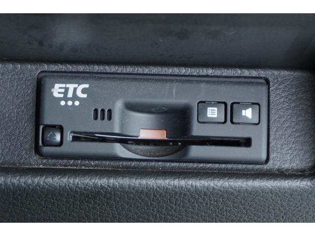 アルトワークス ベースグレード　５ＭＴ　ターボ　Ｎａｖｉｃエアクリーナー・マフラー　メモリーナビ　フルセグＴＶ　ＣＤ再生　ＤＶＤ再生　Ｂｌｕｅｔｏｏｔｈ　ＥＴＣ　フロアマット　電格ミラー　オートライト　ステリモ　ＨＩＤヘッドライト（13枚目）