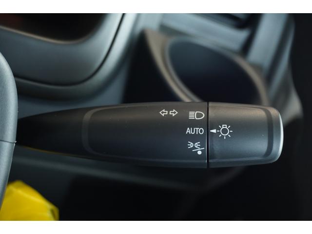 キャリイトラック ＫＣエアコン・パワステ　５ＭＴ　ラジオ　オートライト　ハロゲンヘッドライト　安全機能（18枚目）