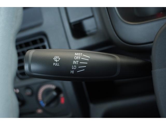 キャリイトラック ＫＣエアコン・パワステ　５ＭＴ　ラジオ　オートライト　ハロゲンヘッドライト　安全機能（19枚目）