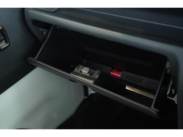 キャリイトラック ＫＣエアコン・パワステ　５ＭＴ　ラジオ　オートライト　ハロゲンヘッドライト　安全機能（22枚目）