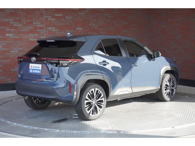 ヤリスクロス ハイブリッドＺ　レンタＵＰ　メモリーナビ　全方位カメラ　ドラレコ　ＥＴＣ　フロアマット（9枚目）