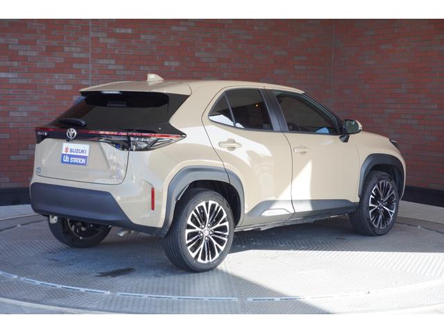 ヤリスクロス ハイブリッドＺ　レンタＵＰ　ディスプレイオーディオ　フルセグＴＶ　全方位カメラ　ドラレコ　ＥＴＣ２．０　フロアマット（9枚目）