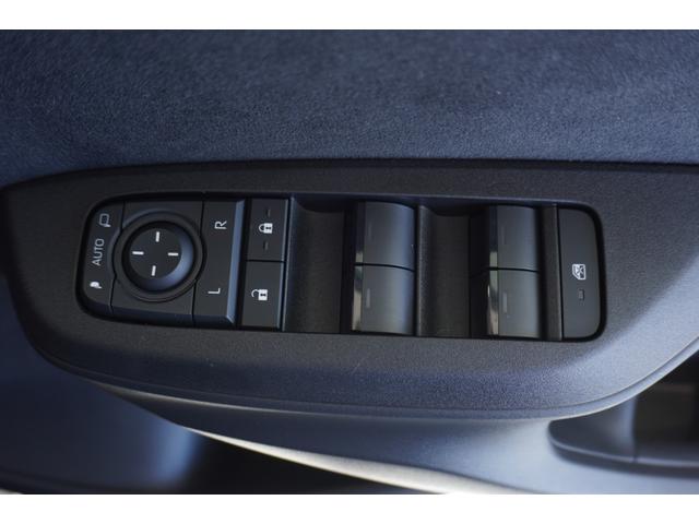 ヤリスクロス ハイブリッドＺ　レンタＵＰ　ディスプレイオーディオ　フルセグＴＶ　全方位カメラ　ドラレコ　ＥＴＣ２．０　フロアマット（30枚目）