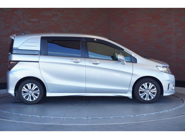 フリードスパイク G エアロ メモリーナビ バックカメラ フルセグTV CD再生 DVD再生 Bluetooth ETC フロアマット ドアバイザー(5枚目)