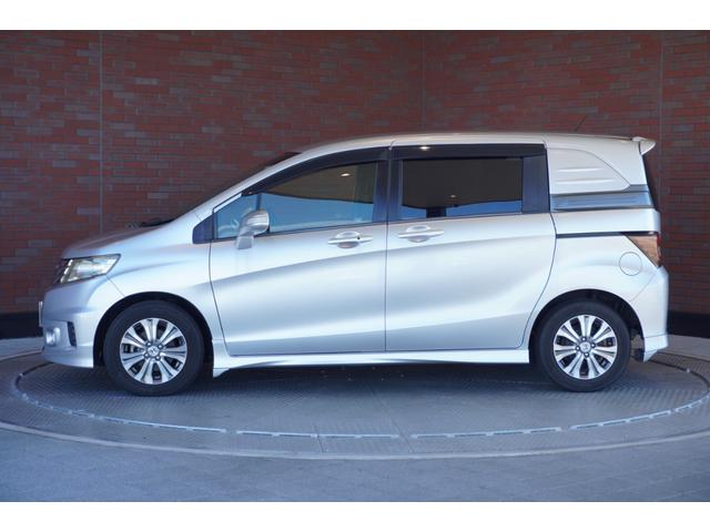 フリードスパイク G エアロ メモリーナビ バックカメラ フルセグTV CD再生 DVD再生 Bluetooth ETC フロアマット ドアバイザー(6枚目)