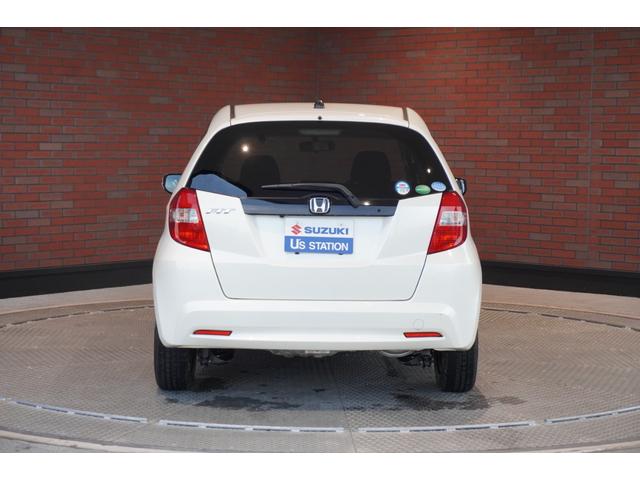 フィット １３Ｇ・スマートセレクション　ファインスタイル　メモリーナビ　バックカメラ　ＥＴＣ　フロアマット　ドアバイザー（7枚目）