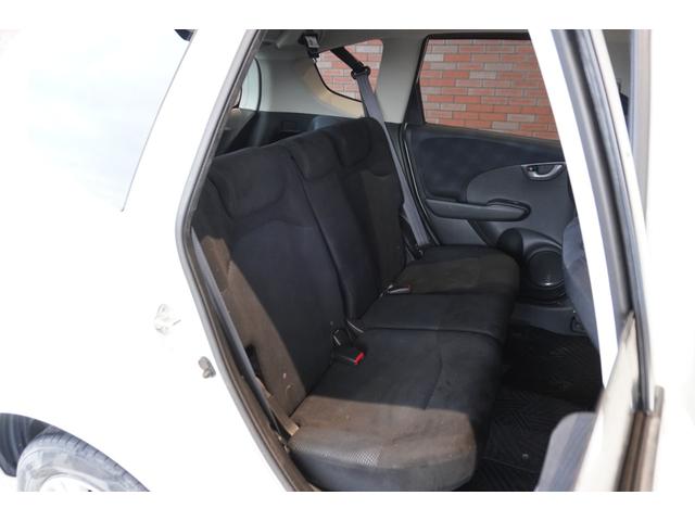 フィット １３Ｇ・スマートセレクション　ファインスタイル　メモリーナビ　バックカメラ　ＥＴＣ　フロアマット　ドアバイザー（14枚目）