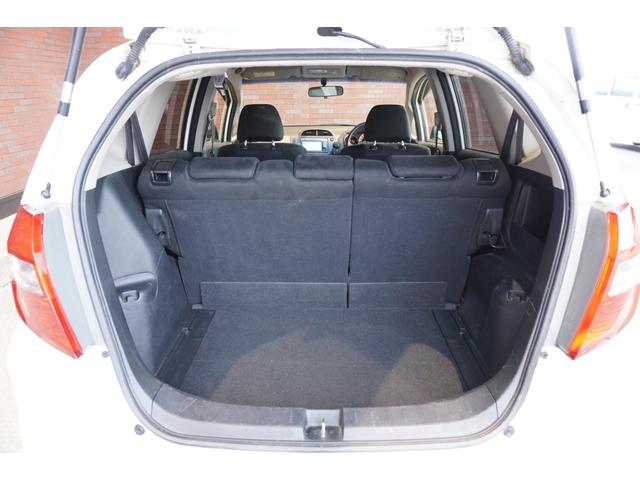 フィット １３Ｇ・スマートセレクション　ファインスタイル　メモリーナビ　バックカメラ　ＥＴＣ　フロアマット　ドアバイザー（18枚目）