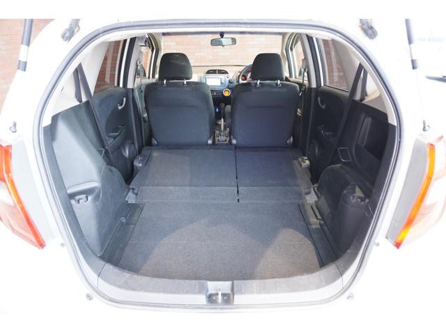 フィット １３Ｇ・スマートセレクション　ファインスタイル　メモリーナビ　バックカメラ　ＥＴＣ　フロアマット　ドアバイザー（19枚目）