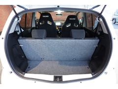 ������ͭ���θܵ���­�١���ؤ���Ź�Ǥϡ�����Źĺ�����٤ƤΤ����ͤˤ���­���������뤴�б�����«���Ƥ���ޤ� 5