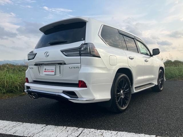 ＬＸ ＬＸ５７０ブラックシークエンス　修復歴無　禁煙車　３列シート８人乗　マークレビンソン　リアエンターテイメント　モデリスタエアロ　ＴＲＤ２１インチ鋳造アルミホイール　セミアニリン本革電動シート　ＶＩＰＥＲセキュリティ　社外レーダー（5枚目）