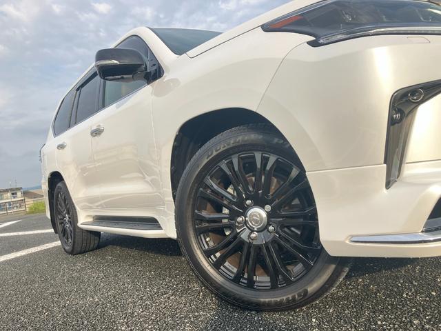 ＬＸ ＬＸ５７０ブラックシークエンス　修復歴無　禁煙車　３列シート８人乗　マークレビンソン　リアエンターテイメント　モデリスタエアロ　ＴＲＤ２１インチ鋳造アルミホイール　セミアニリン本革電動シート　ＶＩＰＥＲセキュリティ　社外レーダー（13枚目）