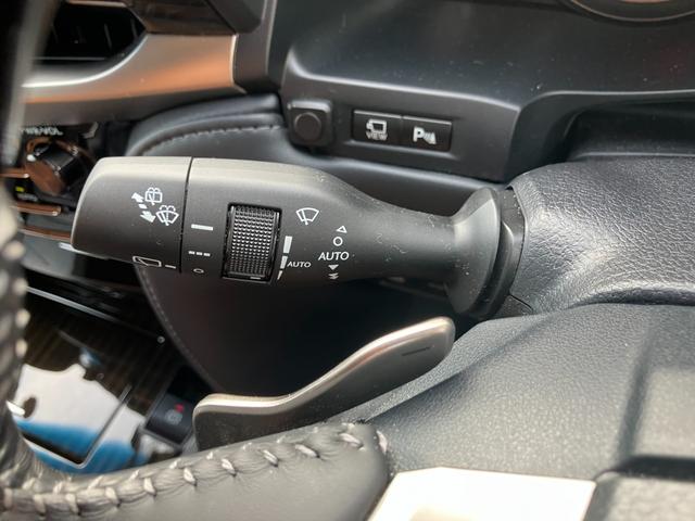 ＬＸ ＬＸ５７０ブラックシークエンス　修復歴無　禁煙車　３列シート８人乗　マークレビンソン　リアエンターテイメント　モデリスタエアロ　ＴＲＤ２１インチ鋳造アルミホイール　セミアニリン本革電動シート　ＶＩＰＥＲセキュリティ　社外レーダー（23枚目）