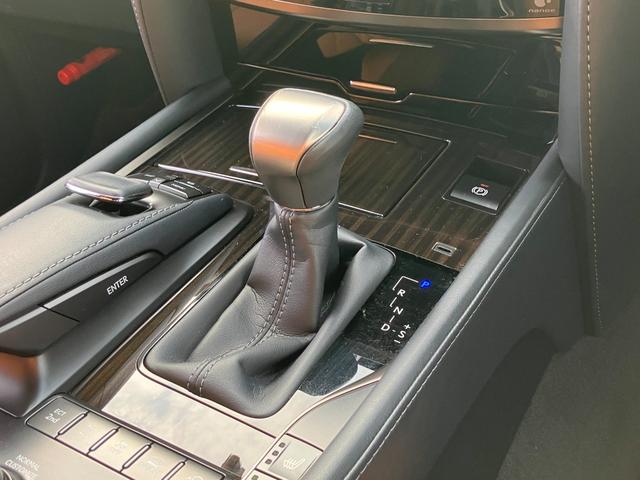 ＬＸ ＬＸ５７０ブラックシークエンス　修復歴無　禁煙車　３列シート８人乗　マークレビンソン　リアエンターテイメント　モデリスタエアロ　ＴＲＤ２１インチ鋳造アルミホイール　セミアニリン本革電動シート　ＶＩＰＥＲセキュリティ　社外レーダー（30枚目）