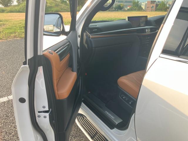 ＬＸ ＬＸ５７０ブラックシークエンス　修復歴無　禁煙車　３列シート８人乗　マークレビンソン　リアエンターテイメント　モデリスタエアロ　ＴＲＤ２１インチ鋳造アルミホイール　セミアニリン本革電動シート　ＶＩＰＥＲセキュリティ　社外レーダー（40枚目）