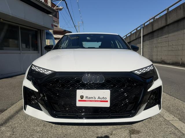 ＲＳ３ ベースグレード　ＥＴＣ　全方位カメラ　ドライブレコーダー　レーダー探知機　シートヒーター　パワーバックドア　シートメモリー　パーキングアシスト　電子パーキング　フルセグＴＶ　ＵＳＢ　ＢＴ（4枚目）