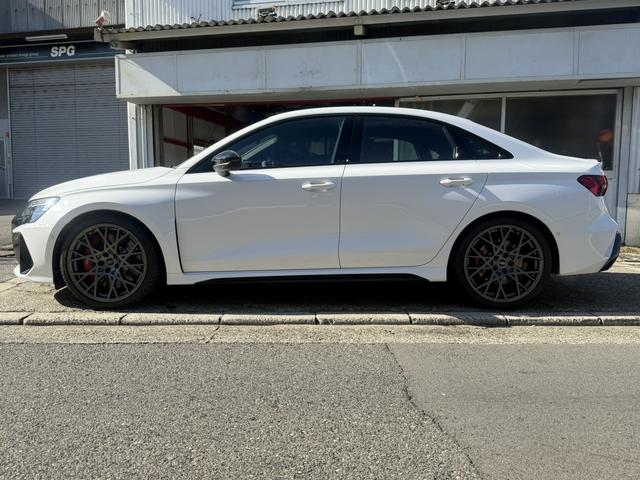 ＲＳ３ ベースグレード　ＥＴＣ　全方位カメラ　ドライブレコーダー　レーダー探知機　シートヒーター　パワーバックドア　シートメモリー　パーキングアシスト　電子パーキング　フルセグＴＶ　ＵＳＢ　ＢＴ（5枚目）