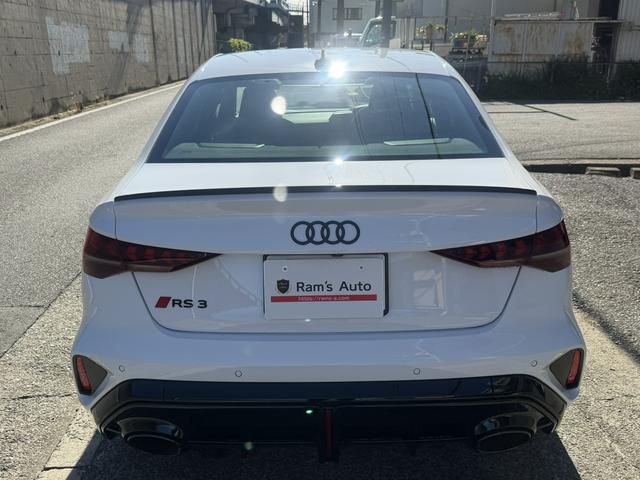 ＲＳ３ ベースグレード　ＥＴＣ　全方位カメラ　ドライブレコーダー　レーダー探知機　シートヒーター　パワーバックドア　シートメモリー　パーキングアシスト　電子パーキング　フルセグＴＶ　ＵＳＢ　ＢＴ（7枚目）