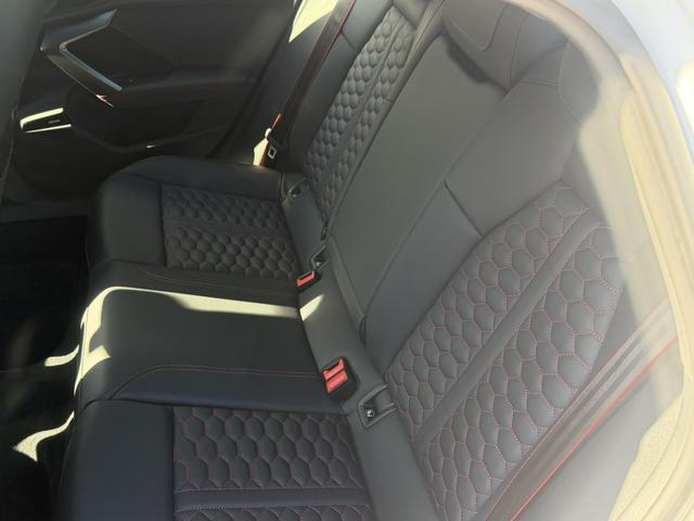 ＲＳ３ ベースグレード　ＥＴＣ　全方位カメラ　ドライブレコーダー　レーダー探知機　シートヒーター　パワーバックドア　シートメモリー　パーキングアシスト　電子パーキング　フルセグＴＶ　ＵＳＢ　ＢＴ（10枚目）