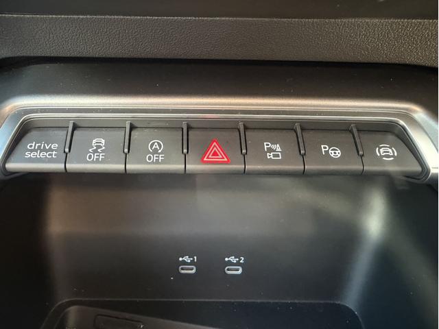 ＲＳ３ ベースグレード　ＥＴＣ　全方位カメラ　ドライブレコーダー　レーダー探知機　シートヒーター　パワーバックドア　シートメモリー　パーキングアシスト　電子パーキング　フルセグＴＶ　ＵＳＢ　ＢＴ（15枚目）