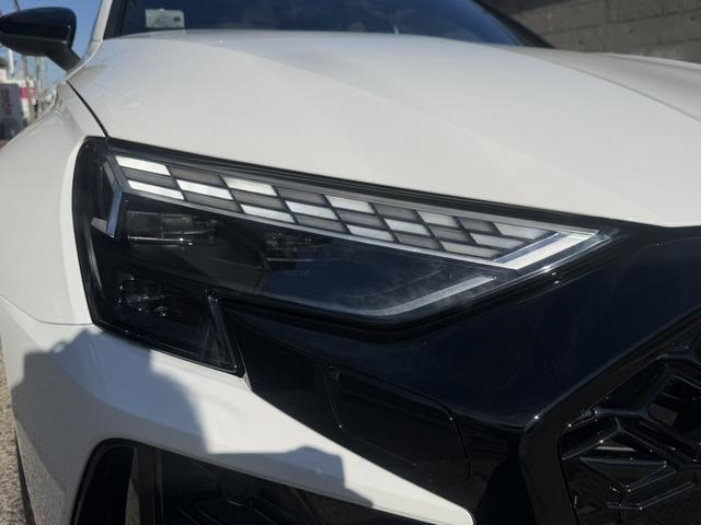 ＲＳ３ ベースグレード　ＥＴＣ　全方位カメラ　ドライブレコーダー　レーダー探知機　シートヒーター　パワーバックドア　シートメモリー　パーキングアシスト　電子パーキング　フルセグＴＶ　ＵＳＢ　ＢＴ（44枚目）