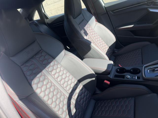 ＲＳ３ ベースグレード　ＥＴＣ　全方位カメラ　ドライブレコーダー　レーダー探知機　シートヒーター　パワーバックドア　シートメモリー　パーキングアシスト　電子パーキング　フルセグＴＶ　ＵＳＢ　ＢＴ（50枚目）