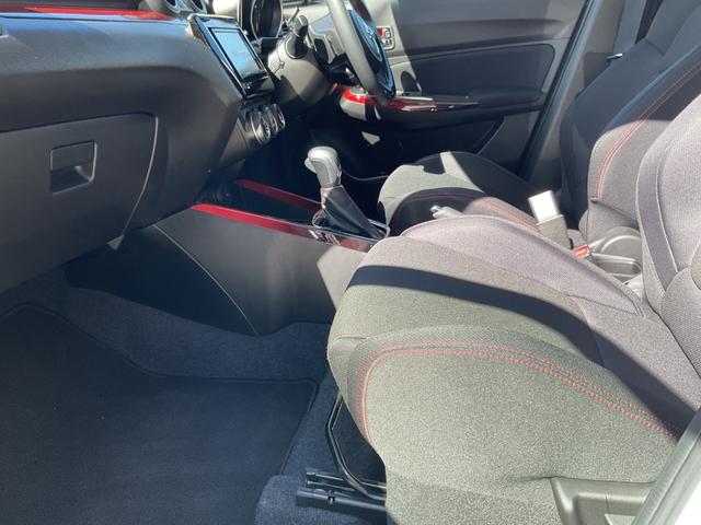 気さくで面倒見のいい、お客様と車のことしか考えてない店長とスタッフです。お車のことでしたらお電話でも、ご来店でも親身になってご対応させていただきますのでよろしくお願いいたします。