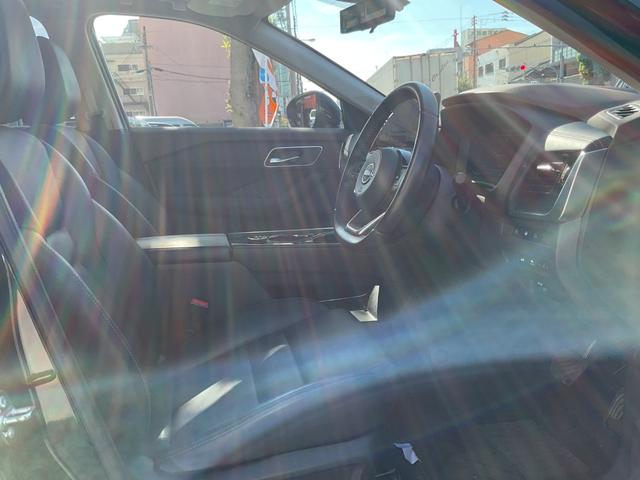 エクストレイル Ｇ　ｅ－４ＯＲＣＥ　ワンオーナー／パノラミックスライディングルーフ／ＢＯＳＥサウンドスピーカー／黒合皮シート／純正メーカーナビフルセグＴＶ／全方位カメラ／プロパイロット／ルーフレール／社外１９ＡＷ／デジタルインナーＭ（21枚目）