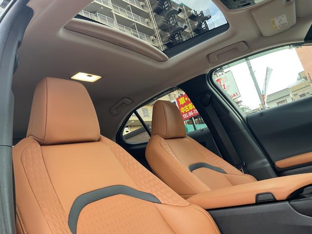 ＵＸ ＵＸ２５０ｈ　バージョンＣ　ワンオーナー★サンルーフ★純正メーカーナビ★フルセグＴＶ★セーフティシステムプラス★カラーヘッドアップディスプレイ★茶レザー合皮シート★純正１７ＡＷ★Ｐバックドア★ＥＴＣ★Ｐシート★シートＨ★（23枚目）