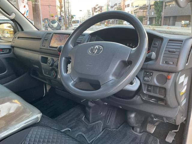 ハイエースバン ロングDX 法人ワンオーナー★車いす移動車★社外ストラーダSDナビフルセグTV★社外フリップダウンモニター★社外デジタルインナーミラー★Rカメラ★リアAC★サイドステップ★仕切りカーテン★キーレスキー★福祉車両(11枚目)