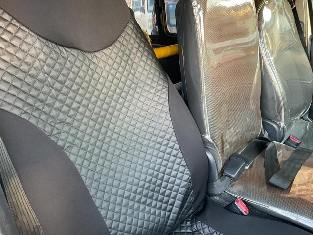 ハイエースバン ロングDX 法人ワンオーナー★車いす移動車★社外ストラーダSDナビフルセグTV★社外フリップダウンモニター★社外デジタルインナーミラー★Rカメラ★リアAC★サイドステップ★仕切りカーテン★キーレスキー★福祉車両(12枚目)