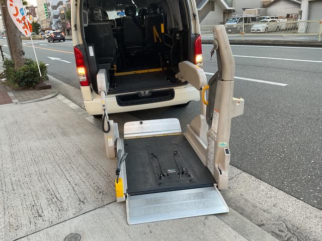 ハイエースバン ロングDX 法人ワンオーナー★車いす移動車★社外ストラーダSDナビフルセグTV★社外フリップダウンモニター★社外デジタルインナーミラー★Rカメラ★リアAC★サイドステップ★仕切りカーテン★キーレスキー★福祉車両(39枚目)