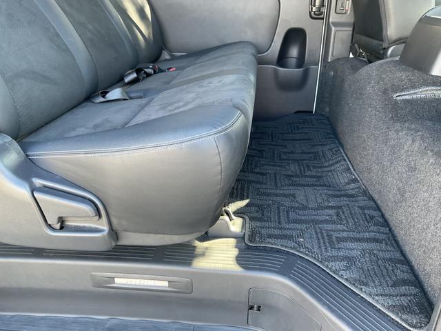 ハイエースバン スーパーＧＬ　ダークプライムＩＩ　★法人１オーナー★純正ＳＤナビＮＳＺＴ－Ｗ６６Ｔ★左右スライドドア★デジタルインナーＭ★パノラミビュー★Ｒカメラ★ＬＥＤヘッド★黒合皮コンビ★スマートＥ★フローリング調カーペット（17枚目）