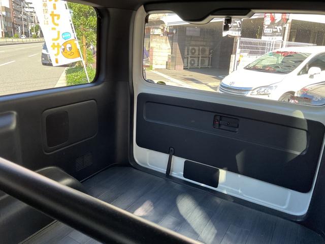 ハイエースバン スーパーＧＬ　ダークプライムＩＩ　★法人１オーナー★純正ＳＤナビＮＳＺＴ－Ｗ６６Ｔ★左右スライドドア★デジタルインナーＭ★パノラミビュー★Ｒカメラ★ＬＥＤヘッド★黒合皮コンビ★スマートＥ★フローリング調カーペット（20枚目）