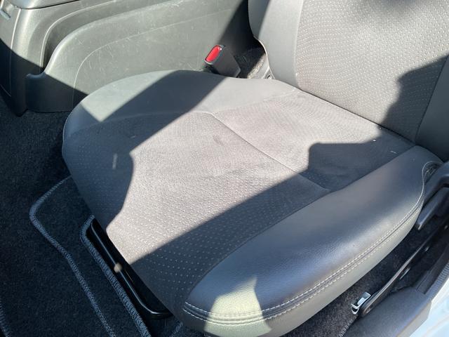 ハイエースバン スーパーＧＬ　ダークプライムＩＩ　★法人１オーナー★純正ＳＤナビＮＳＺＴ－Ｗ６６Ｔ★左右スライドドア★デジタルインナーＭ★パノラミビュー★Ｒカメラ★ＬＥＤヘッド★黒合皮コンビ★スマートＥ★フローリング調カーペット（25枚目）