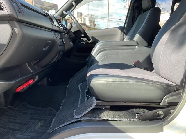 ハイエースバン スーパーＧＬ　ダークプライムＩＩ　★法人１オーナー★純正ＳＤナビＮＳＺＴ－Ｗ６６Ｔ★左右スライドドア★デジタルインナーＭ★パノラミビュー★Ｒカメラ★ＬＥＤヘッド★黒合皮コンビ★スマートＥ★フローリング調カーペット（26枚目）