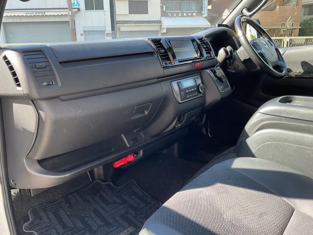 ハイエースバン スーパーＧＬ　ダークプライムＩＩ　★法人１オーナー★純正ＳＤナビＮＳＺＴ－Ｗ６６Ｔ★左右スライドドア★デジタルインナーＭ★パノラミビュー★Ｒカメラ★ＬＥＤヘッド★黒合皮コンビ★スマートＥ★フローリング調カーペット（27枚目）