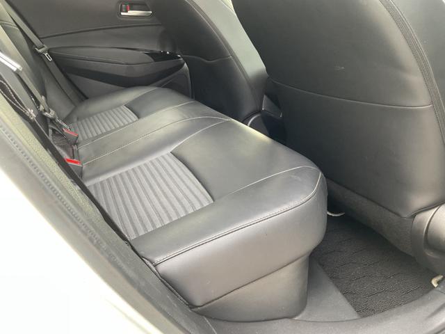 カローラツーリング ハイブリッド　ダブルバイビー　ワンオーナー★純正ディスプレイオーディオ（ナビＴＶ付）★合皮黒ハーフレザー★シートＨ★ハンドルＨ★セーフティセンス★ルーフキャリア★モデリスタスカッフプレート★ブラインドスポット★ＥＴＣ★Ｒカメラ（18枚目）