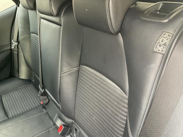 カローラツーリング ハイブリッド　ダブルバイビー　ワンオーナー★純正ディスプレイオーディオ（ナビＴＶ付）★合皮黒ハーフレザー★シートＨ★ハンドルＨ★セーフティセンス★ルーフキャリア★モデリスタスカッフプレート★ブラインドスポット★ＥＴＣ★Ｒカメラ（20枚目）