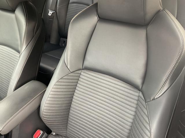 カローラツーリング ハイブリッド　ダブルバイビー　ワンオーナー★純正ディスプレイオーディオ（ナビＴＶ付）★合皮黒ハーフレザー★シートＨ★ハンドルＨ★セーフティセンス★ルーフキャリア★モデリスタスカッフプレート★ブラインドスポット★ＥＴＣ★Ｒカメラ（23枚目）