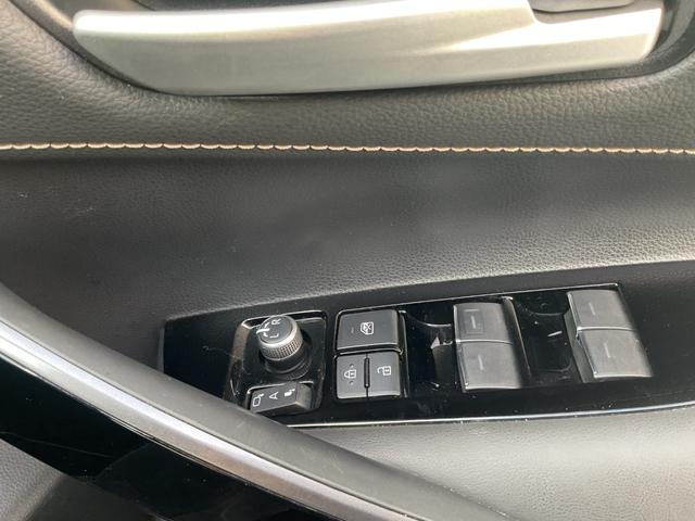 カローラツーリング ハイブリッド　ダブルバイビー　ワンオーナー★純正ディスプレイオーディオ（ナビＴＶ付）★合皮黒ハーフレザー★シートＨ★ハンドルＨ★セーフティセンス★ルーフキャリア★モデリスタスカッフプレート★ブラインドスポット★ＥＴＣ★Ｒカメラ（38枚目）